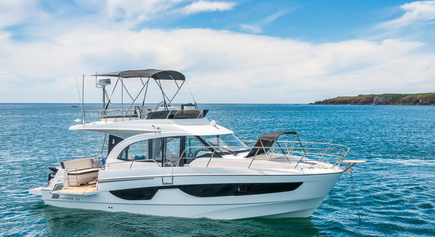 Antares_11_Fly_Exterior_13