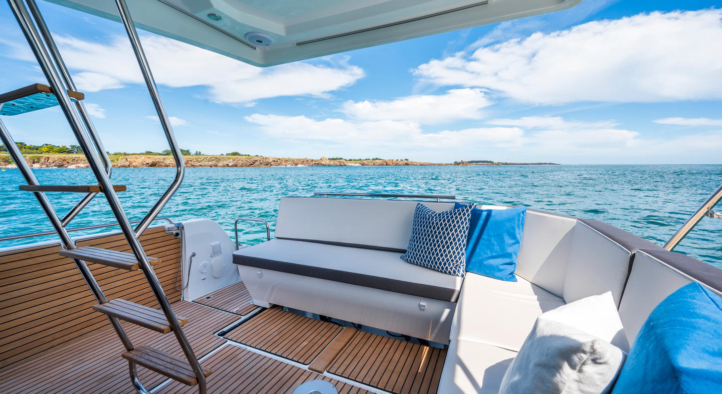 Antares_11_Fly_Exterior_19