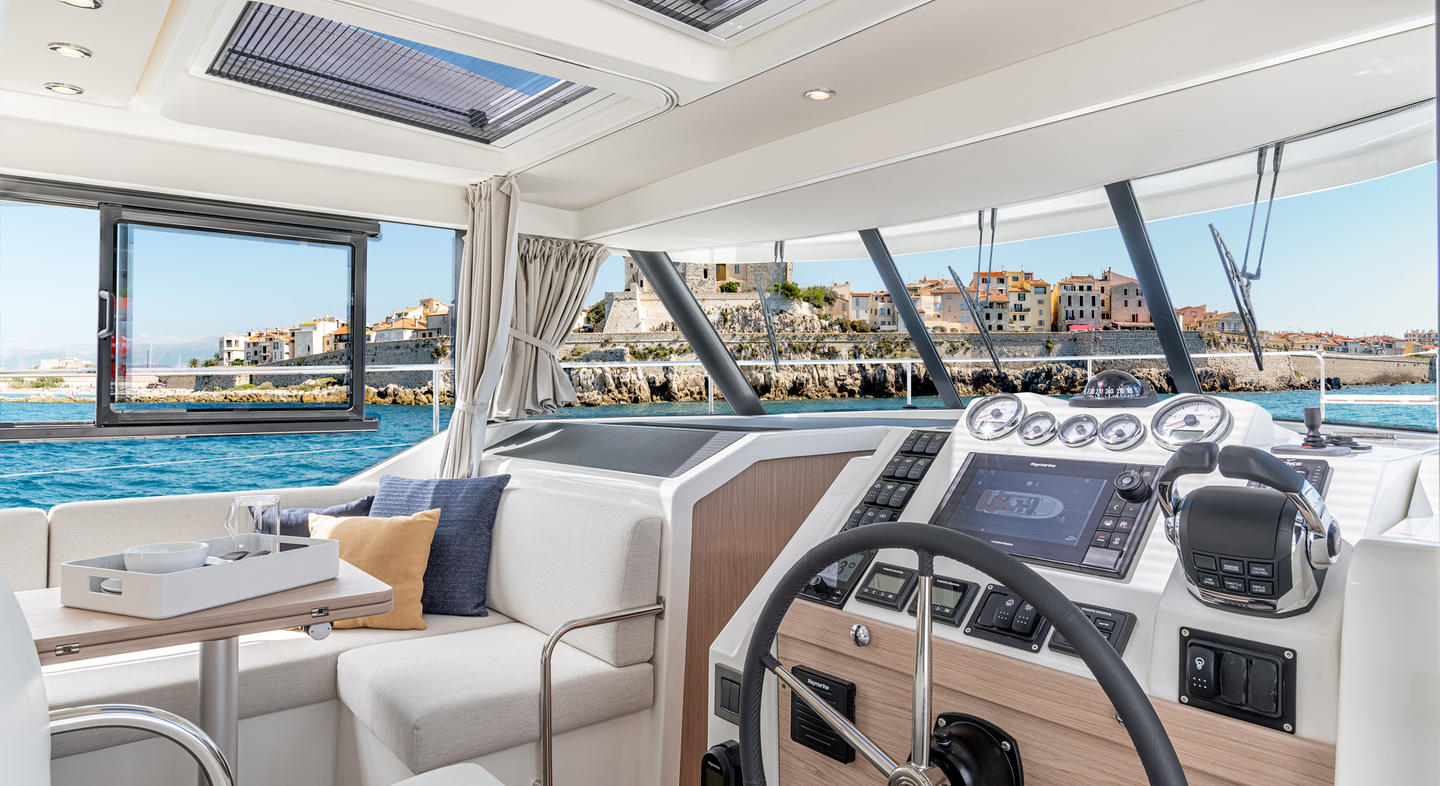 Swift_Trawler_41_Fly_Interior_06